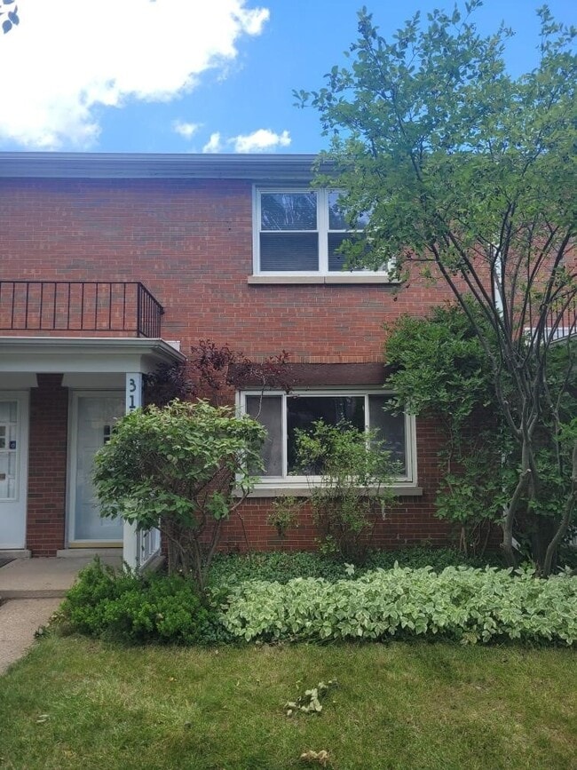 Photo - 3139 Central St