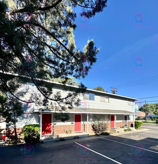 Building Photo - Delightful One-Bedroom + Office Near Idlew... Rental