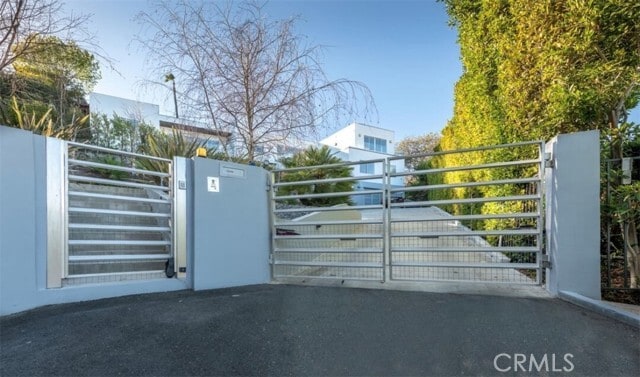 Building Photo - 12148 Travis St