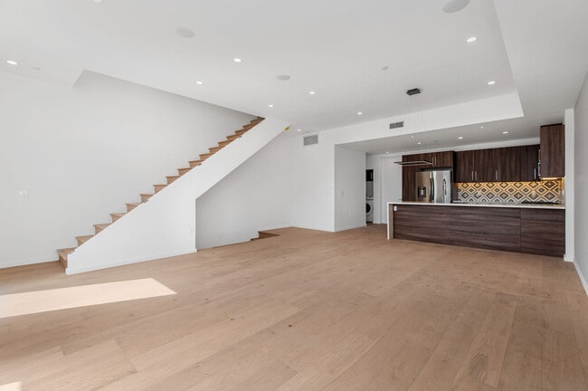 Photo - 2019 S Redondo Blvd