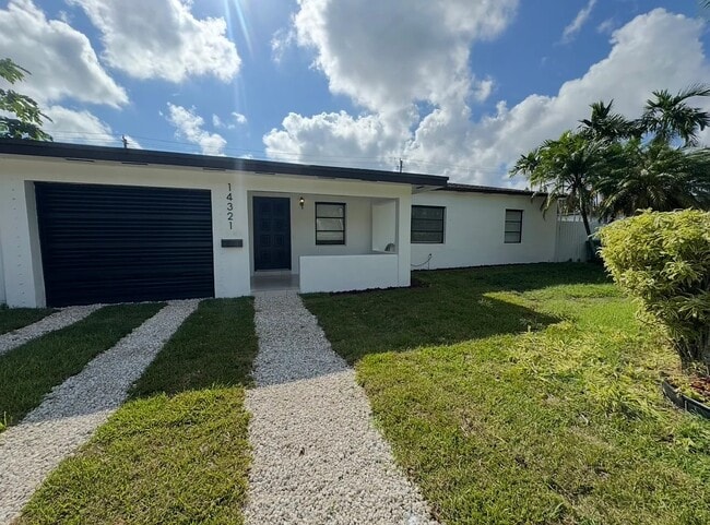 Building Photo - 14321 Boggs Dr Rental