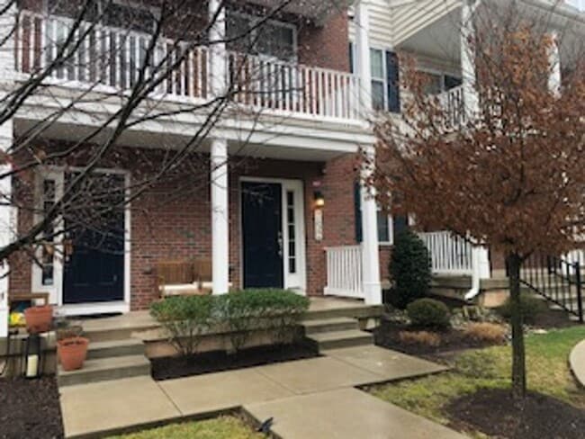 Photo - 752 W 2nd St