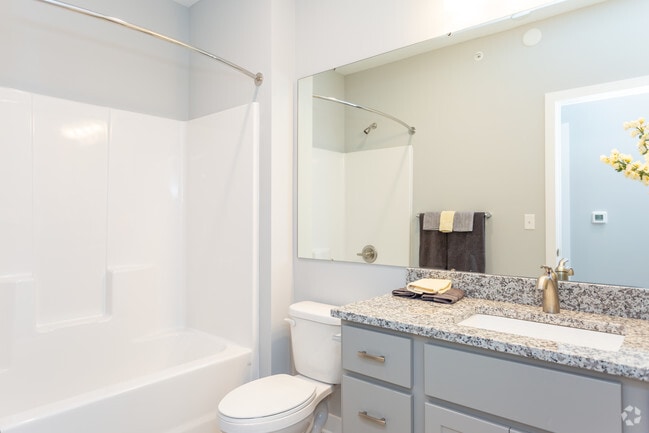 2 BR, 2 BA - 1133 SF