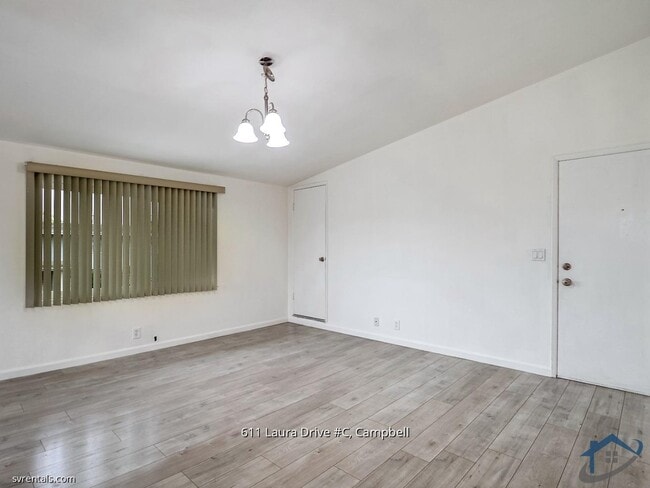 Photo - 611 Laura Dr