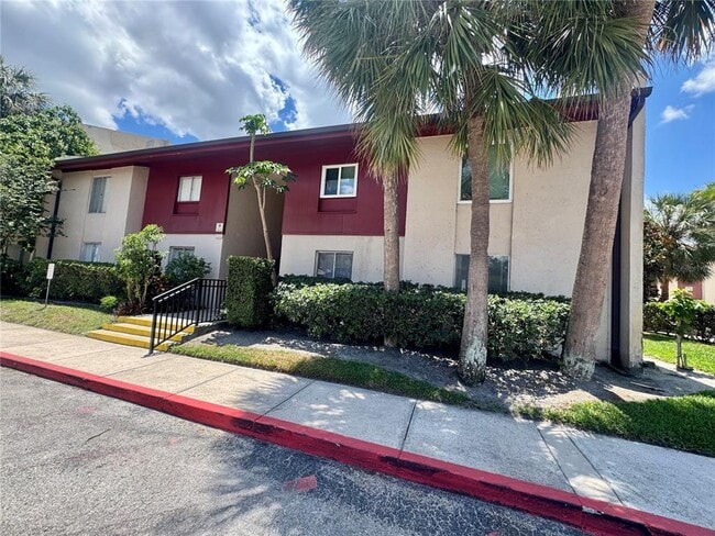 Building Photo - 8601 Huron Ct Unit 45