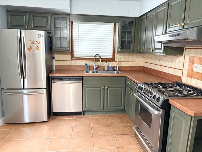 Photo - 107 Ebony St