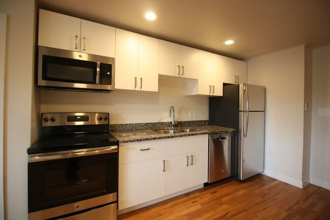 Olde Town Plaza - Olde Town Plaza