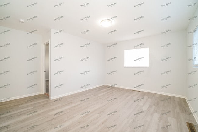 Photo - 1336 Southfield Dr S