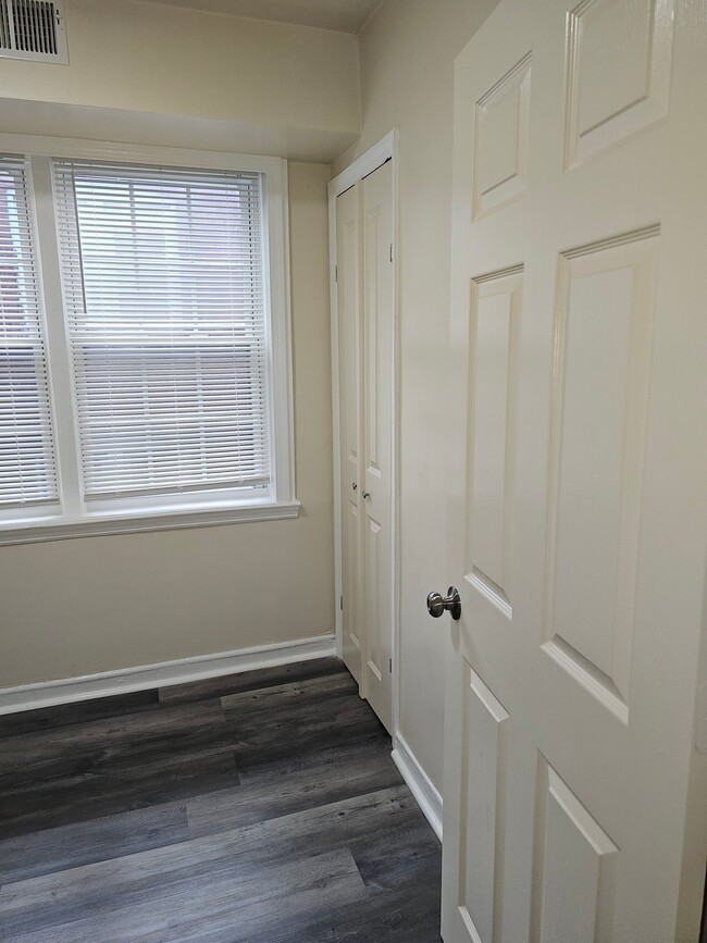 Photo - 2816 Hartford St SE Unidad 3
