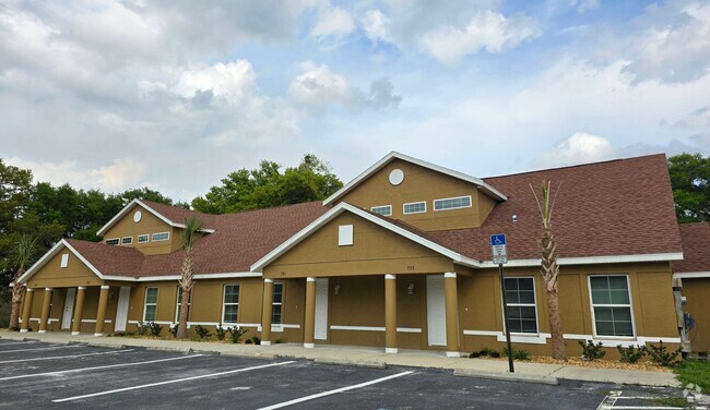 Building Photo - Gorgeous Brand-New Townhome in Lakeside!!!