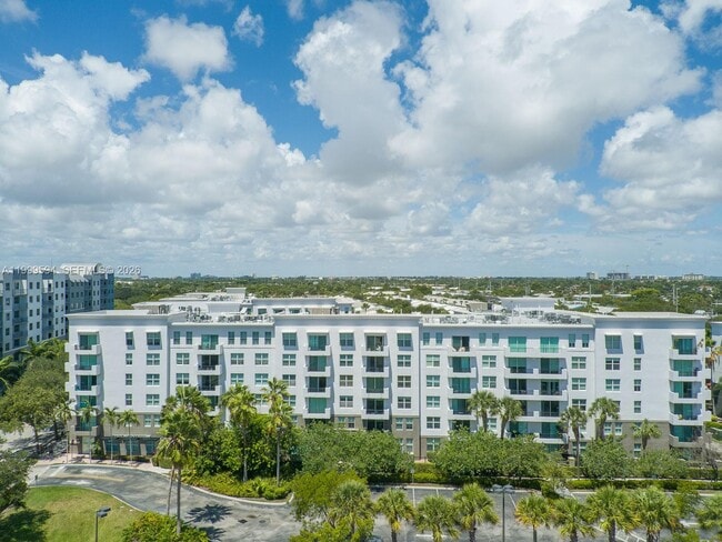 Photo - 2401 NE 65th St Unidad 509