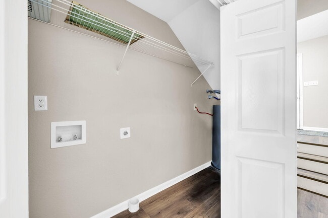 Photo - 200 White St