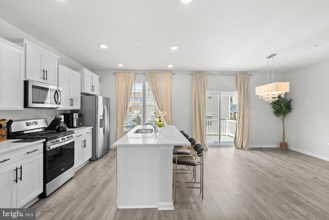 Photo - 9715 Summerton Dr