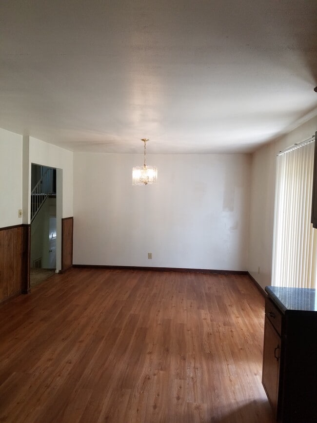 Fotografía del edificio - 1975 Thomas Drive