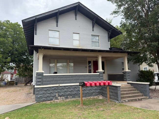 Building Photo - 715 Asp Ave Unit 7