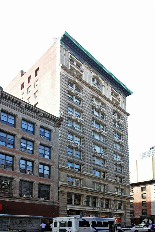 Photo - Broadway-Franklin Building
