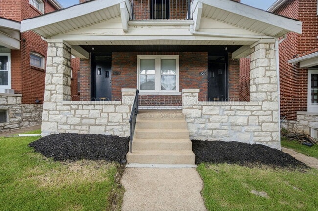 Building Photo - 5055 Lindenwood Ave Unit 1f