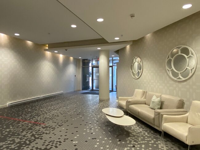 Photo - 445 2nd Av W
