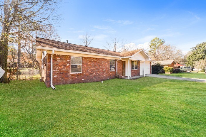 Photo - Grand Home in Pearl, MS