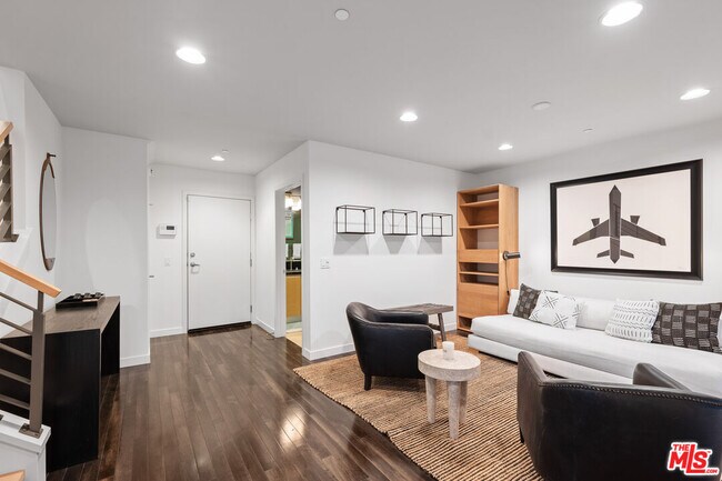 Photo - 310 Washington Blvd Unidad 201