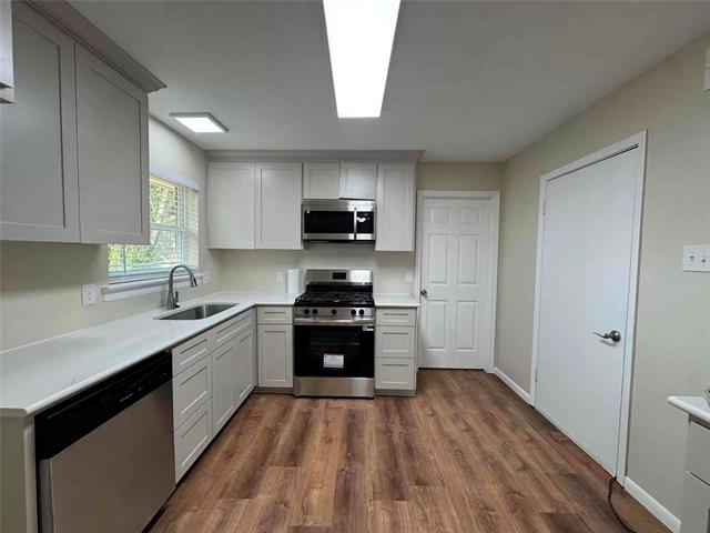 Photo - 611 Vernet St