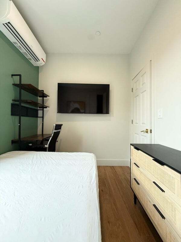 Photo - Nice room in a good neighborhood Unit 2B
