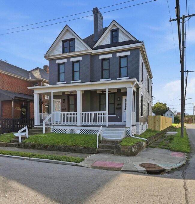 Photo - 775-777-777 Bellows Ave Unit 775 Bellows Ave