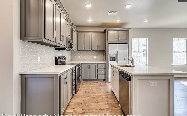 Building Photo - Brand New Modern 2nd Level, 3 bedrooms, 3 full bath
