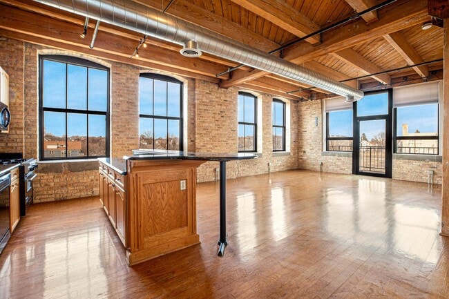 Photo - 234 E Reservoir Ave