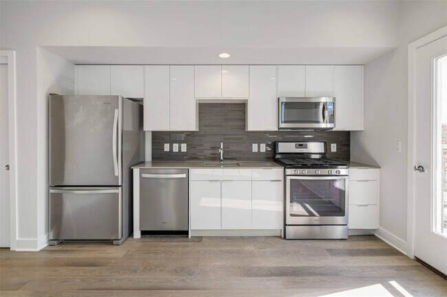 1800 E 4th St Unit 205