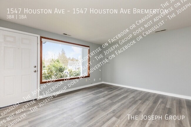 Photo - 1547 Houston Ave Unit 1547 Houston Ave Bremerton