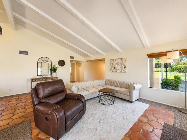 30 Tennis Club Dr