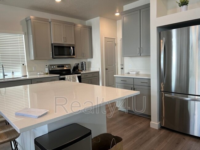 Photo - 138 E Crown Point Dr