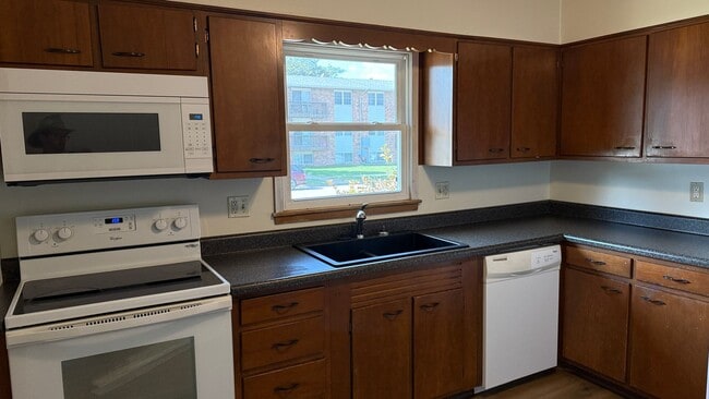 Photo - North central Ames 2 bedroom updated duple...