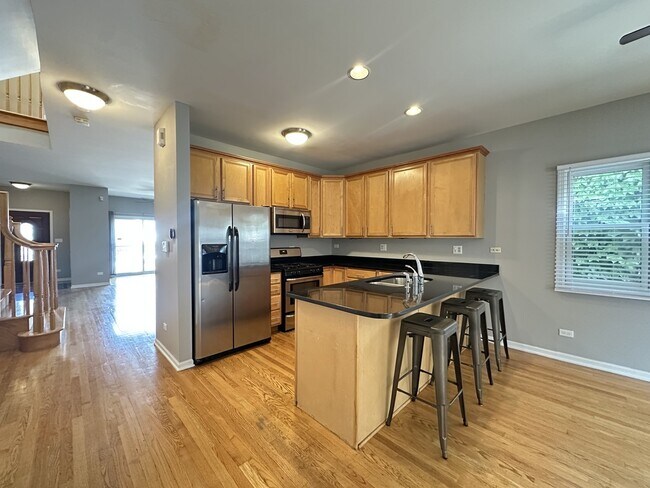 Photo - 724 N Willard Ct Unit R5
