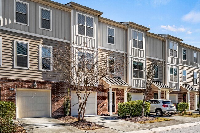 Photo - 3915 Brokenshire St