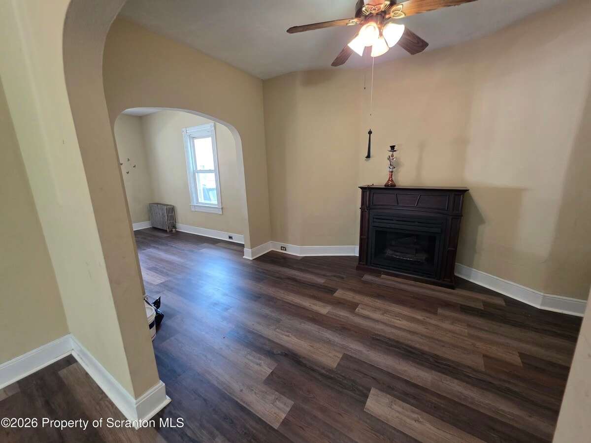 Photo - 135 Throop St