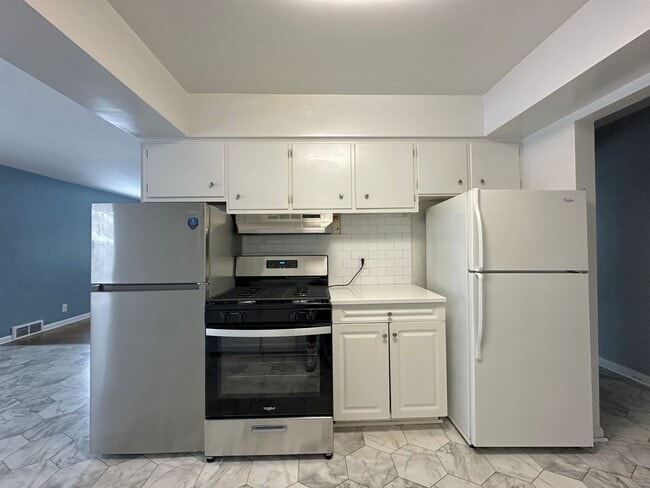 Photo - 3009 W Michigan Ave