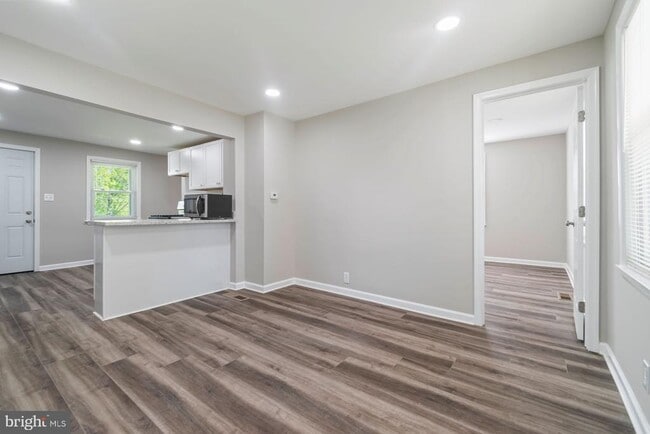 Photo - 107 Fusting Ave