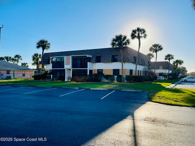 Building Photo - 2700 N Hwy A1A Unit 1-202