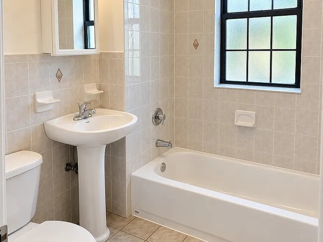 109 Chestnut St Unit 13