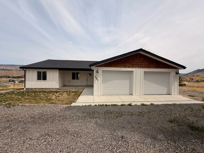 Building Photo - Now renting 3 bedroom House