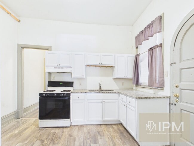 Photo - 142 E Philadelphia St Unit Apt 2R