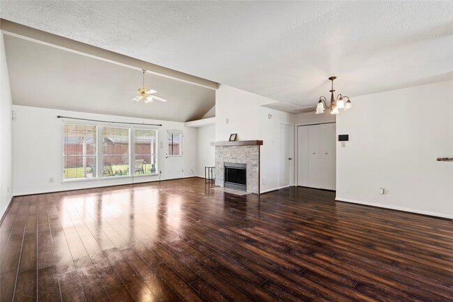 Photo - 806 N Willow Dr