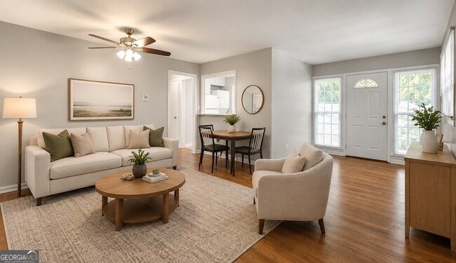 Photo - 801 Marstevan Dr NE