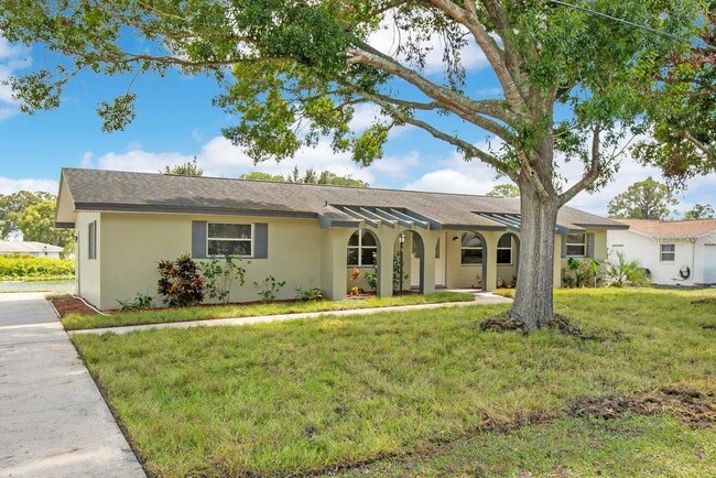 Photo - 1143 E Fowler Dr