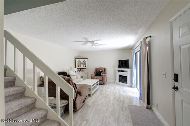 Photo - 1717 Patty Cir NE