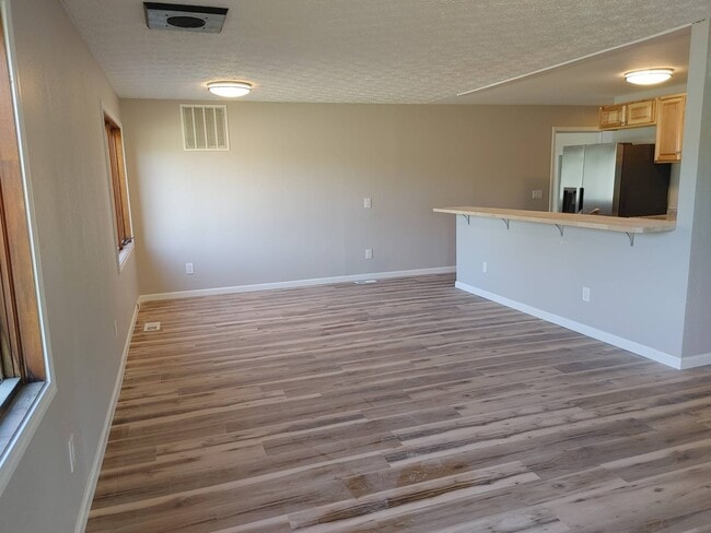Building Photo - 566 N Bailey St Rental