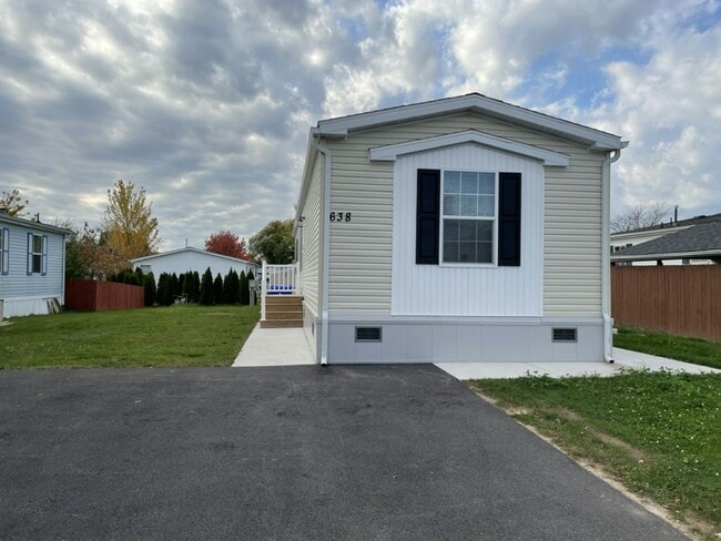 Photo - 638 Birchwood Dr