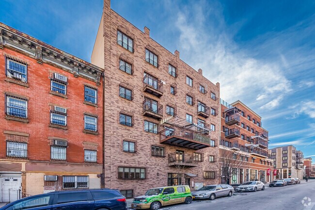 Photo - 504 Park Ave